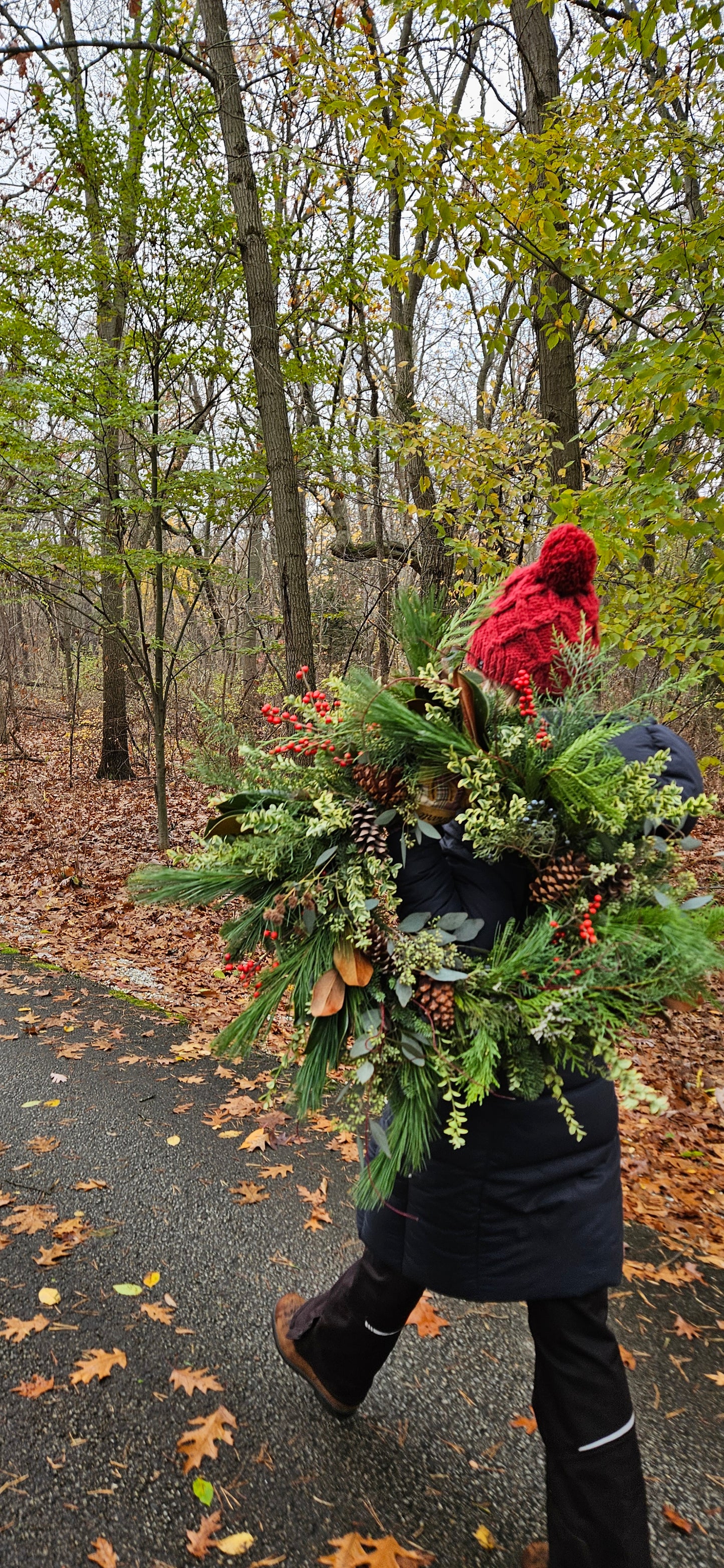 Winter Wreath             (Available Nov.17 - Dec.23rd)